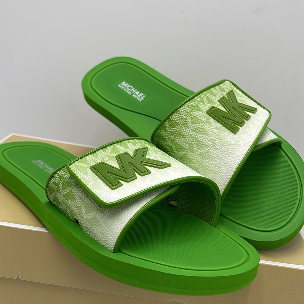 Michael Kors Green Slide Logo Sandals Palmer Ombré Signature
Jungle Green
NWT - Picture 9 of 16